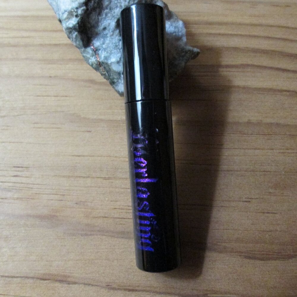 KVD Everlasting Glimmer Veil Liquid Lipstick in Televator